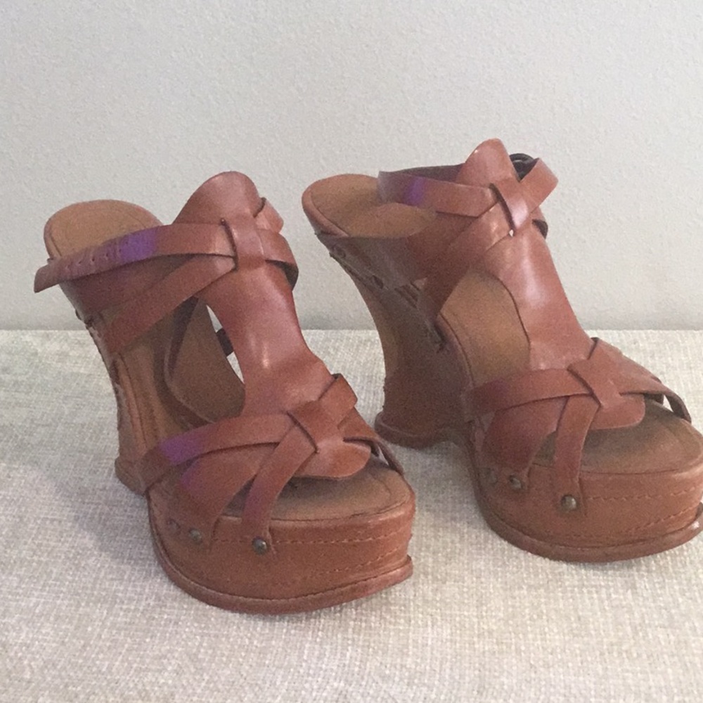 Studio 9 platform sandals size 8